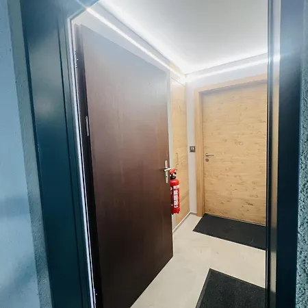 Cosy Modern Alpine Apartment *