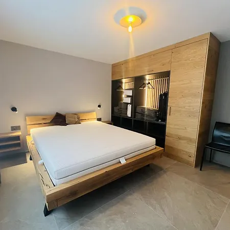 Cosy Modern Alpine Apartment